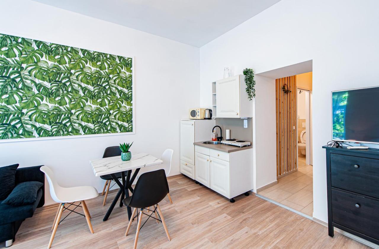 My City Apartment- Vienna Jungle Room Екстер'єр фото